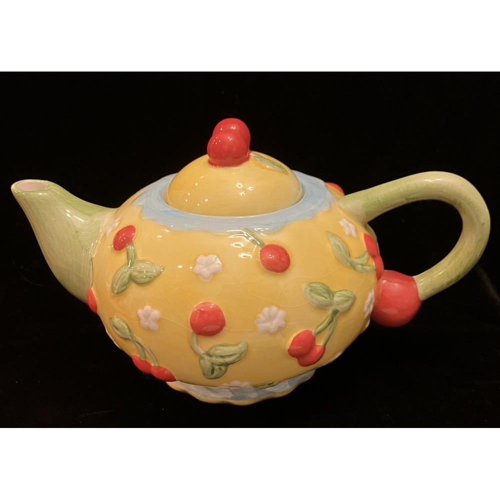 Oneida Cherries Jubilee Yellow Red Floral Ceramic Country Teapot Discontinued